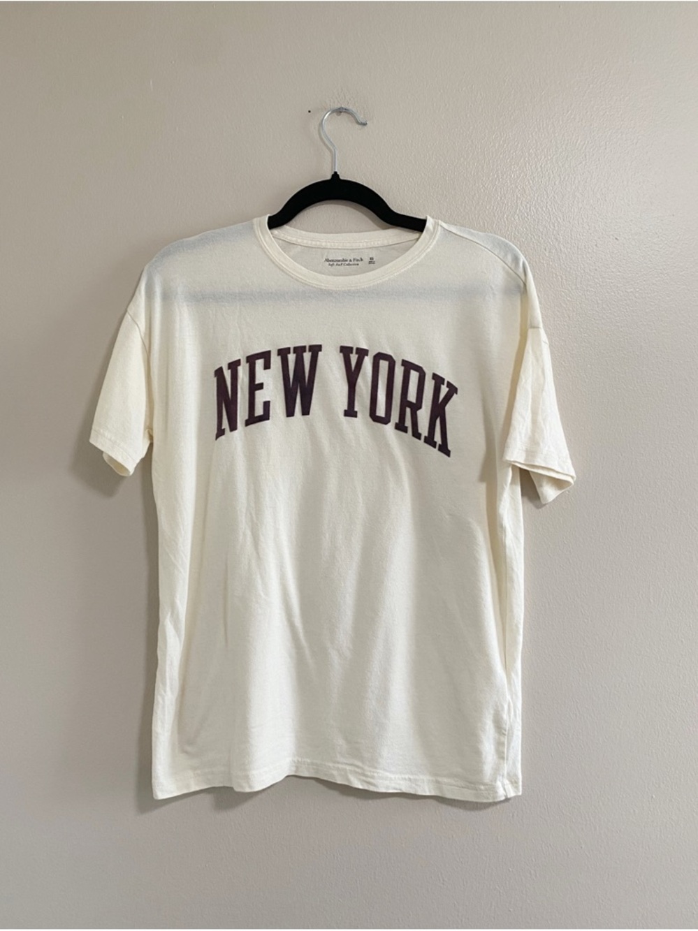 Abercrombie & Fitch New York White Graphic T-Shirt Size X-Small